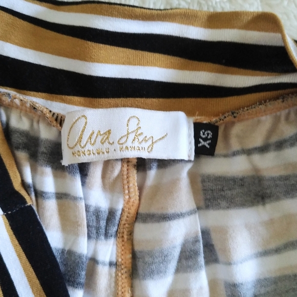 Ava Sky🌌 Pant Angle📐 in Tuscan Geoladder-Used - Picture 5 of 10